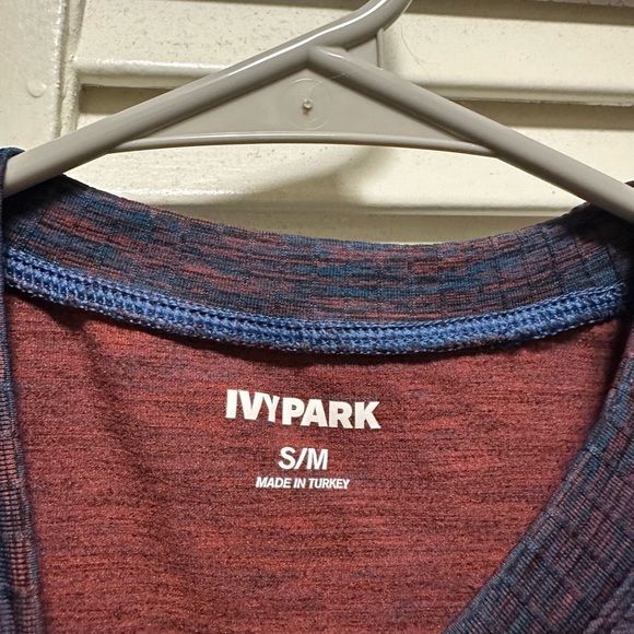 Cropped Compression Workout Top - Picture 2 of 2